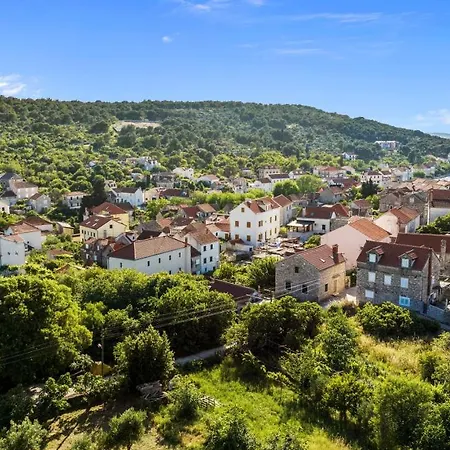 House Anadora With Pool - *