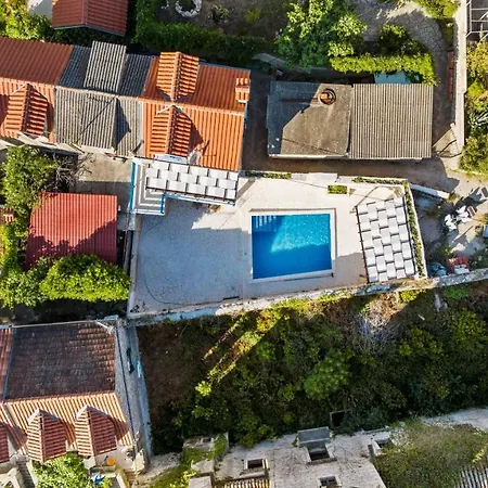 House Anadora With Pool - *