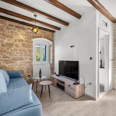 House Anadora With Pool - Apartment Zlarin