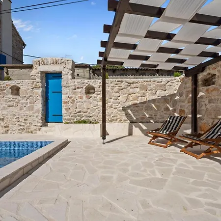 House Anadora With Pool - *