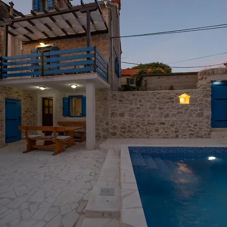 House Anadora With Pool - Apartment