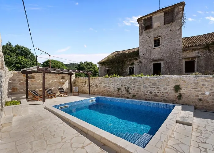 דירה House Anadora With Pool -