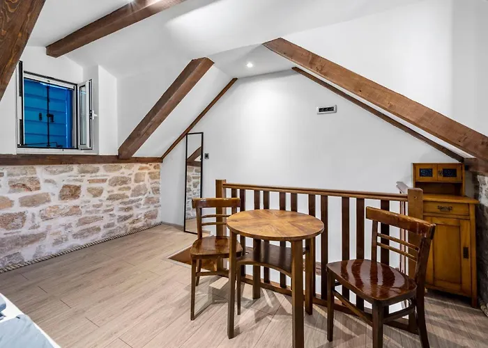 House Anadora With Pool - * זלארין