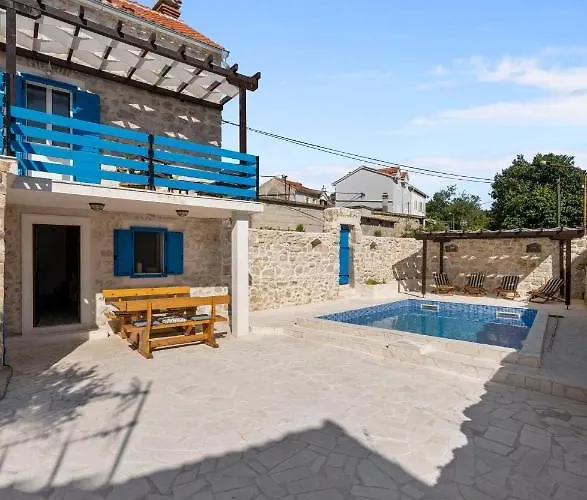 דירה House Anadora With Pool - *