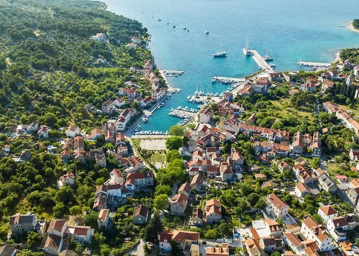 House Anadora With Pool - * זלארין